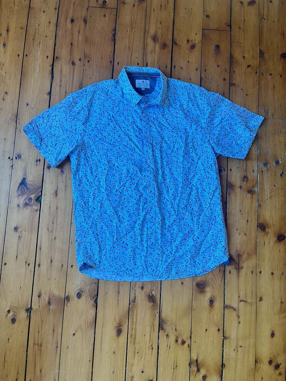 Thread and Cloth White Floral Short Sleeve Button Up Shirt